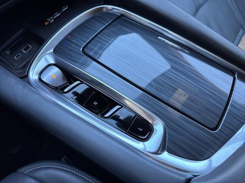 Used 2024 Buick Enclave Premium image 5