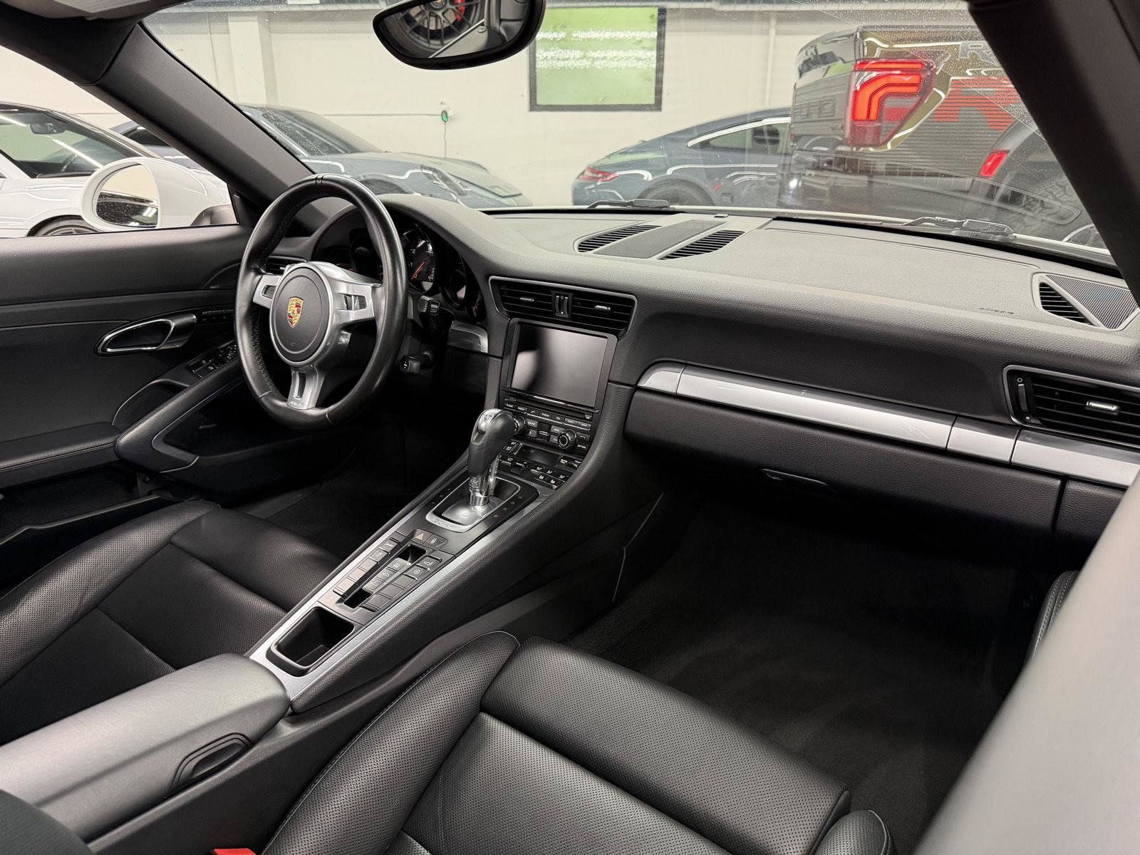 Used 2013 Porsche 911 Carrera RWD image 2