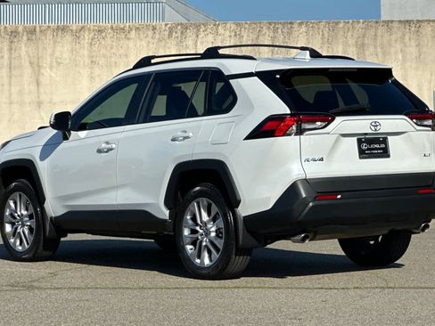 Used 2024 Toyota RAV4 XLE Premium image 7