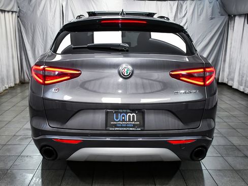 Used 2022 Alfa Romeo Stelvio Ti AWD/4WD image 5