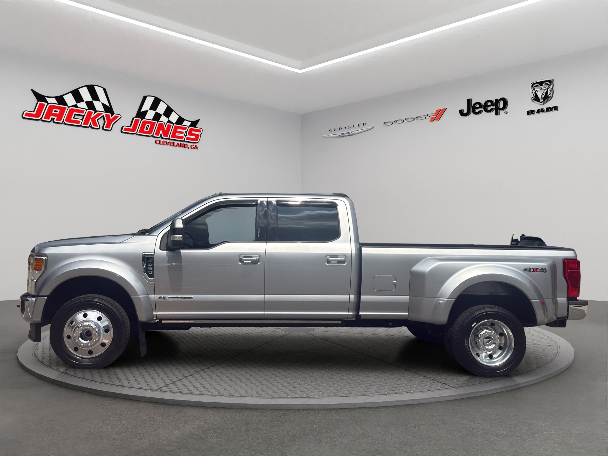 Used 2022 Ford F450 Lariat w/ Lariat Value Package AWD/4WD image 2