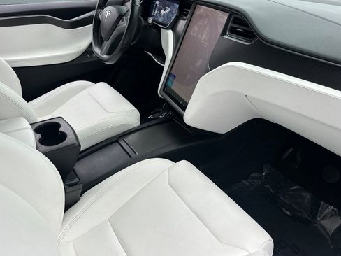 Used 2018 Tesla Model X 100D image 32