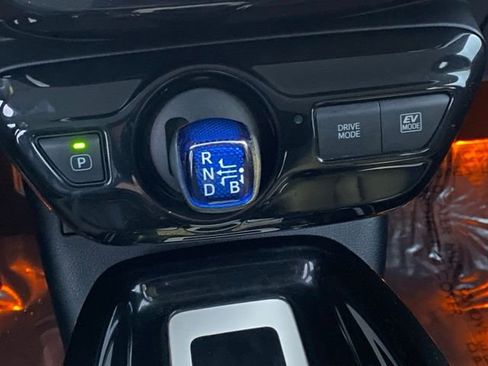 Used 2016 Toyota Prius Four image 14