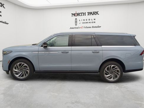 New 2026 Lincoln Navigator L Reserve AWD/4WD image 6