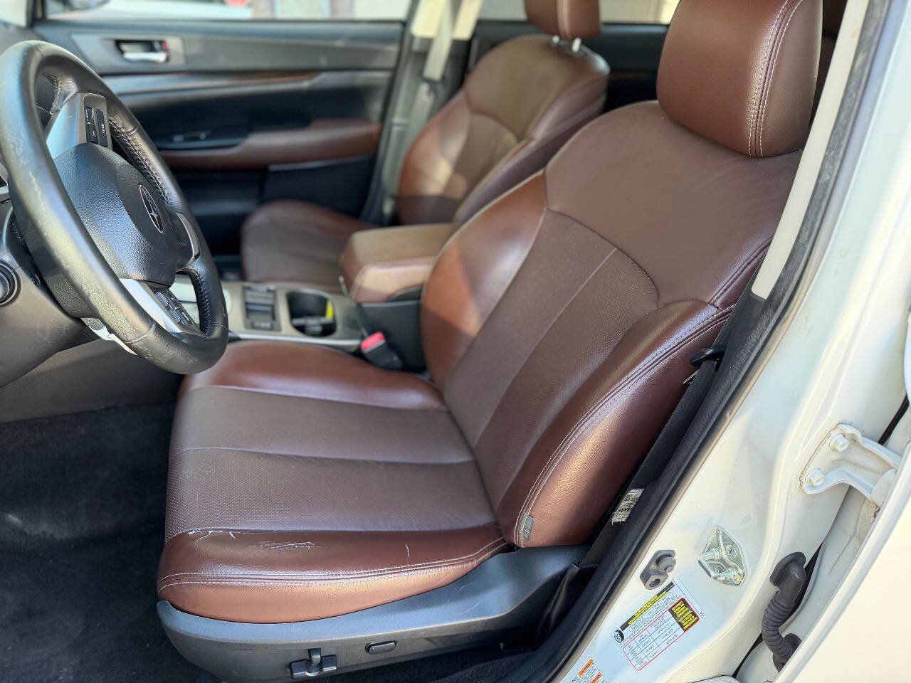 Used 2013 Subaru Outback 2.5i Limited w/ Special Appearance Pkg AWD/4WD image 12