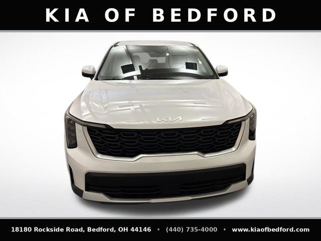 Used 2026 Kia Sorento LX FWD image 2