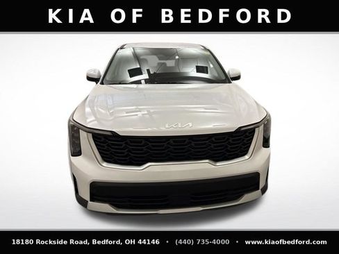 Used 2026 Kia Sorento LX FWD image 2
