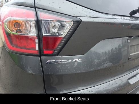 Used 2017 Ford Escape SE image 9