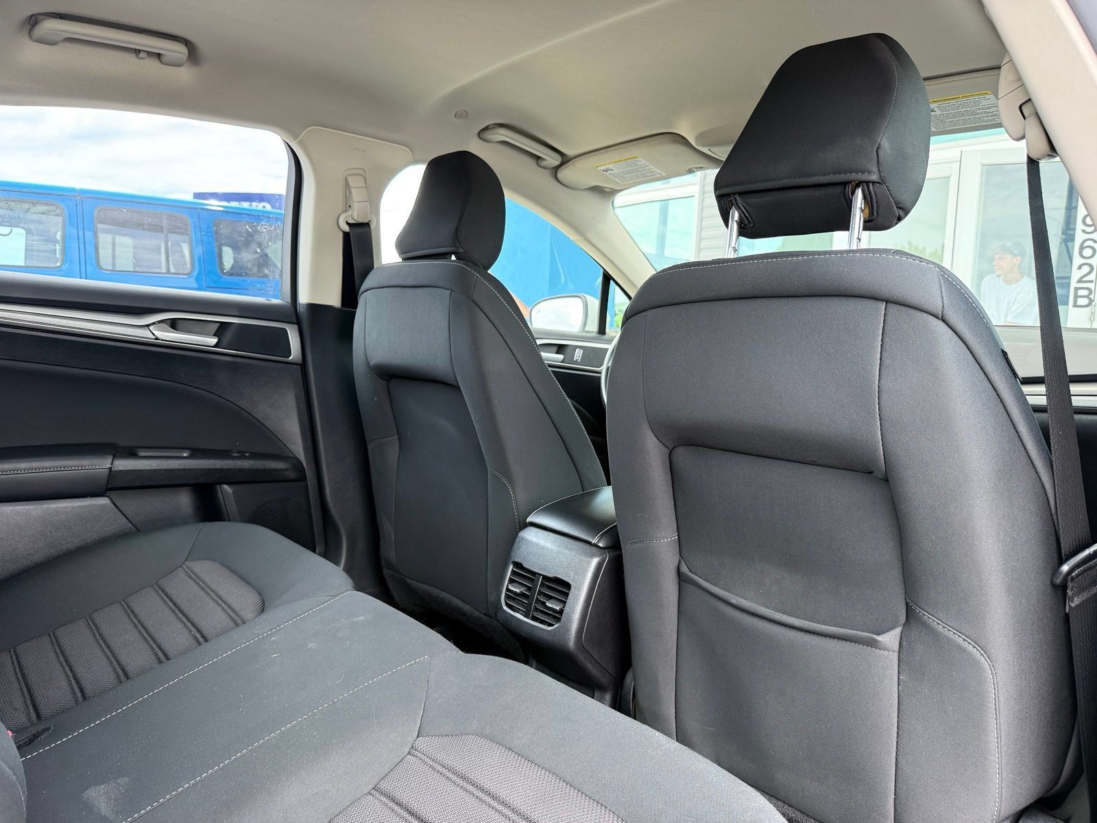 Used 2020 Ford Fusion SE FWD image 16