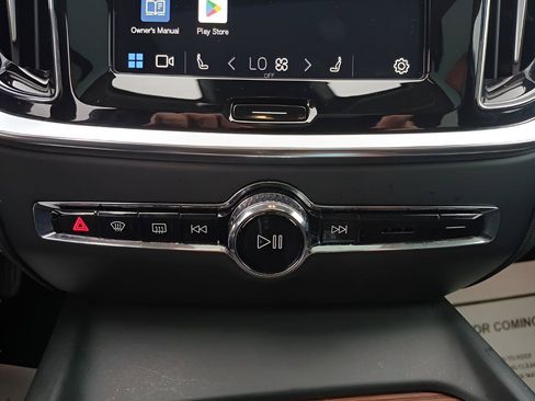 Used 2025 Volvo V60 B5 Cross Country Plus AWD/4WD image 18