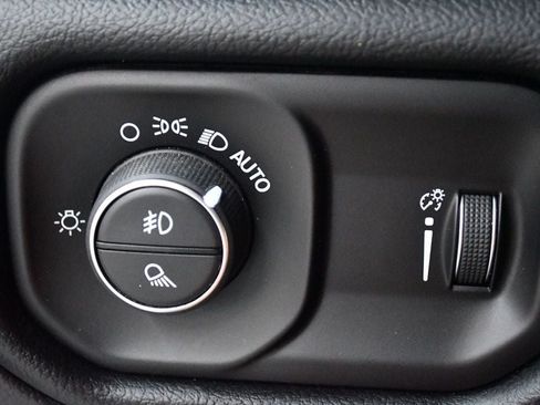 Used 2020 RAM 1500 Big Horn AWD/4WD image 69