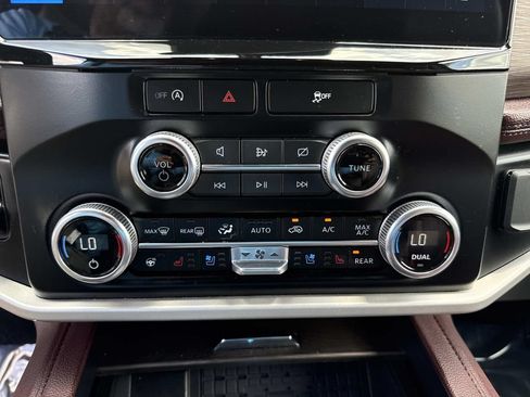 Used 2024 Ford Expedition Limited RWD image 34