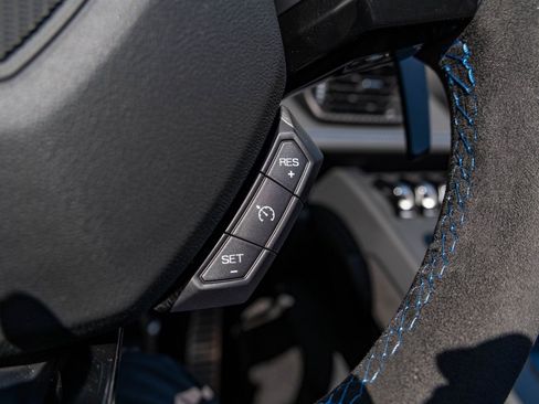 Used 2024 Lamborghini Huracan EVO image 14