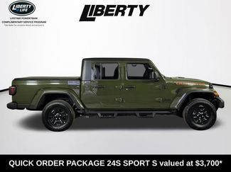 Used 2023 Jeep Gladiator Sport video 2