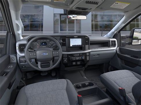 New 2026 Ford F550 4x4 Regular Cab Super Duty w/ XL Chrome Package image 38