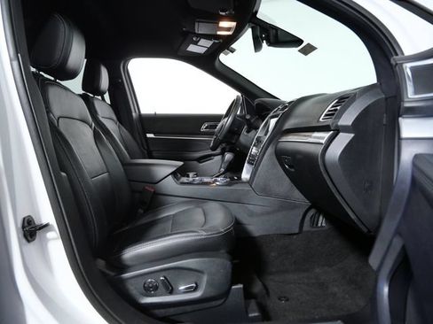 Certified 2018 Ford Explorer Limited w/ Equipment Group 301A AWD/4WD image 10