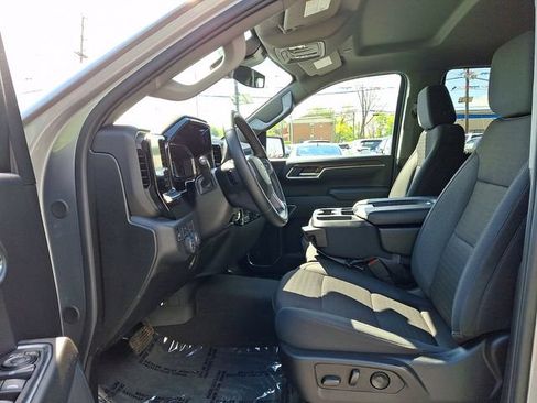 Used 2025 Chevrolet Silverado 1500 LT AWD/4WD image 13