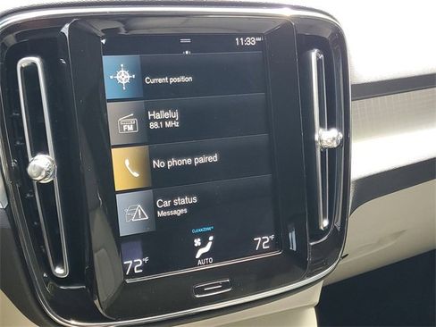 Used 2021 Volvo XC40 T4 Momentum w/ Premium Package image 24