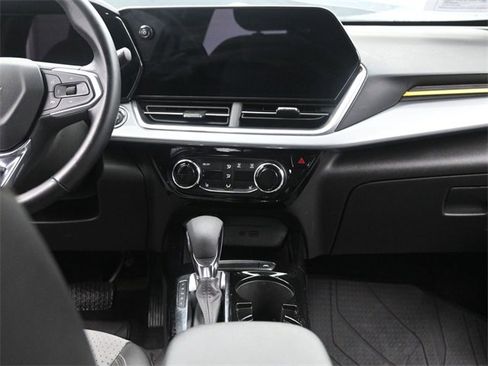 Used 2024 Chevrolet Trax LT w/ Driver Confidence Package image 25