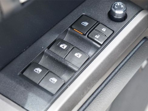 Used 2018 Toyota Tacoma Limited AWD/4WD image 21