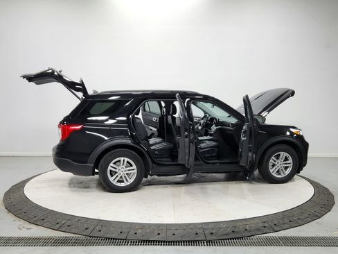 Used 2024 Ford Explorer XLT w/ Equipment Group 202A image 16