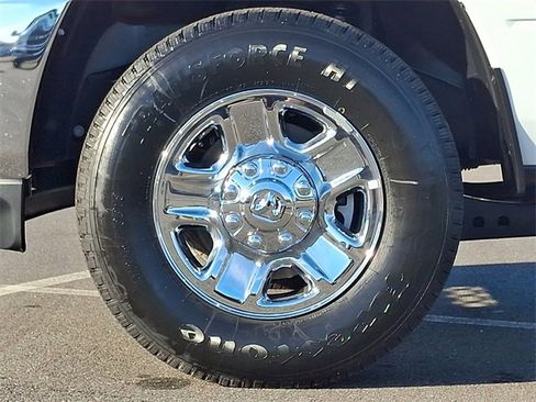 Used 2024 RAM 2500 Tradesman w/ Chrome Appearance Group image 8