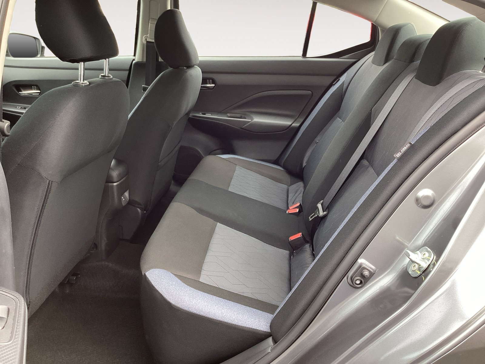 Used 2025 Nissan Versa SV FWD image 25