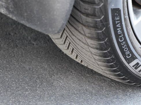 Used 2020 Toyota Highlander Platinum image 32