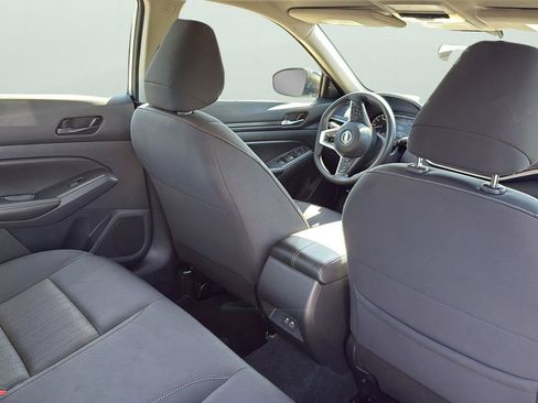 Used 2024 Nissan Altima 2.5 SV image 28