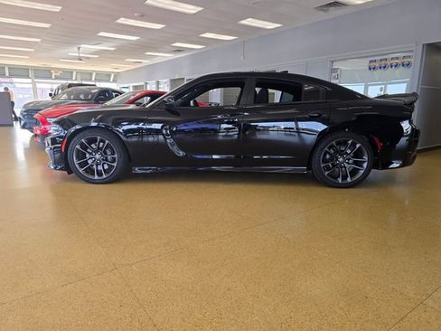 Used 2023 Dodge Charger Scat Pack w/ Navigation & Travel Group RWD image 7