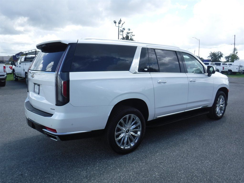 Used 2023 Cadillac Escalade ESV Premium Luxury RWD image 2