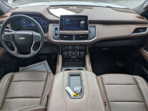 Used 2024 Chevrolet Suburban High Country image 18