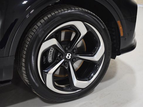 Used 2022 Bentley Bentayga S image 7