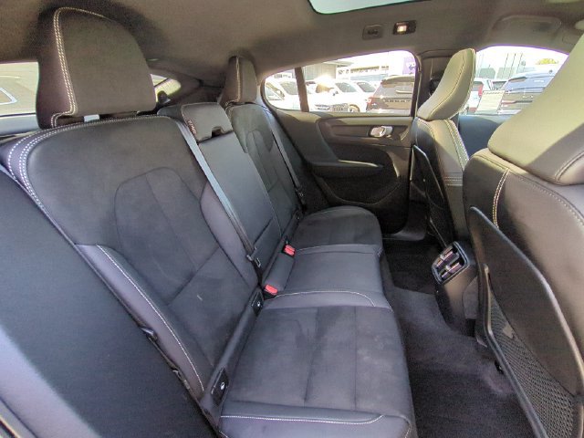 Certified 2023 Volvo C40 P8 Recharge Ultimate w/ Protection Package Premier AWD/4WD image 29