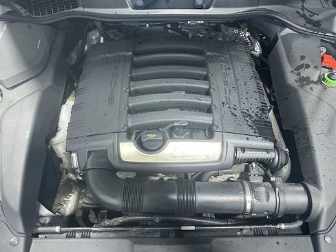 Used 2014 Porsche Cayenne Platinum Edition image 9