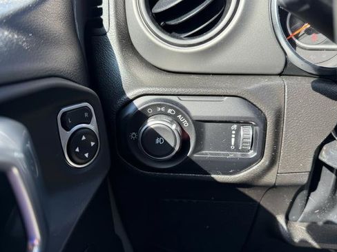 Used 2023 Jeep Wrangler Sport S image 15