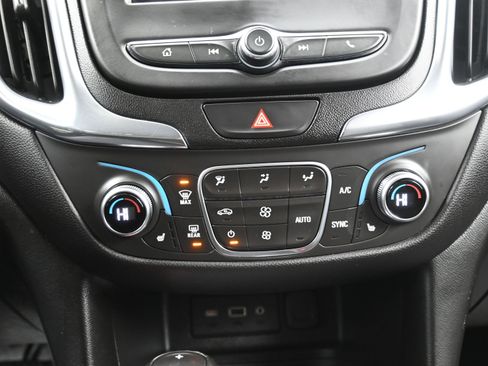 Used 2020 Chevrolet Equinox LT w/ Midnight Edition image 48