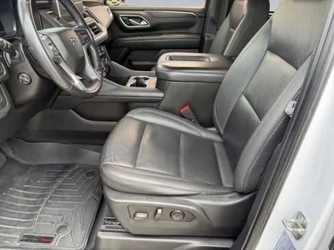 Used 2023 Chevrolet Tahoe Z71 w/ Luxury Package AWD/4WD image 16
