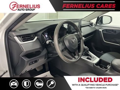 Used 2022 Toyota RAV4 LE image 29