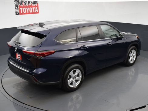 Used 2023 Toyota Highlander L FWD image 21