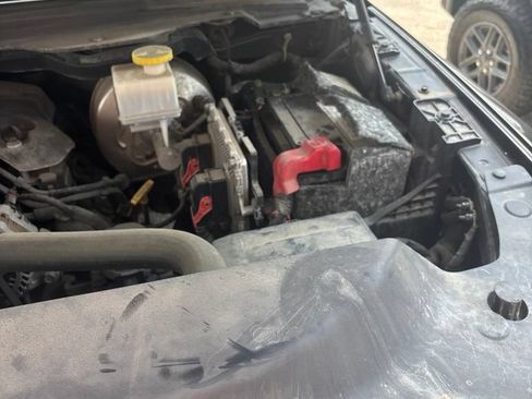 Used 2019 RAM 1500 Laramie AWD/4WD image 13