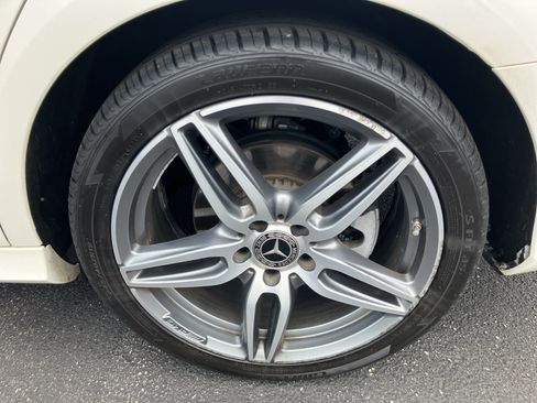 Used 2019 Mercedes-Benz E 300 4MATIC image 12