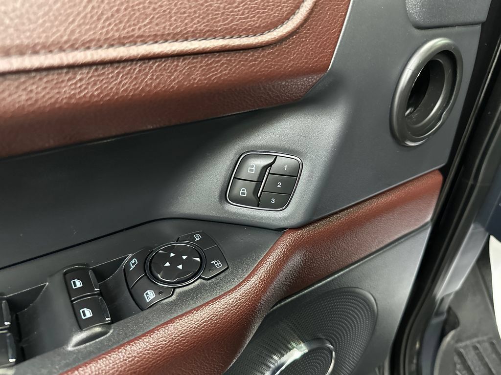 Used 2022 Ford Expedition Max Limited AWD/4WD image 12