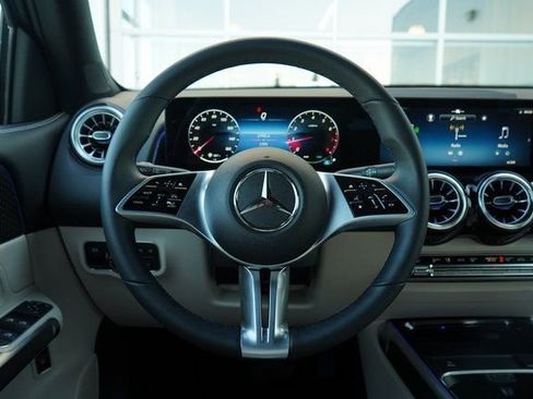 Used 2026 Mercedes-Benz GLB 250 image 18