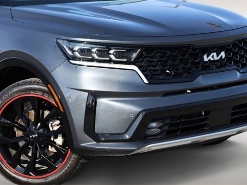 Used 2023 Kia Sorento SX image 5