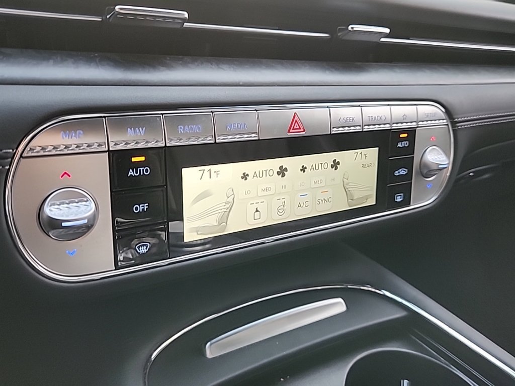 Used 2026 Genesis G90 3.5T AWD/4WD image 22