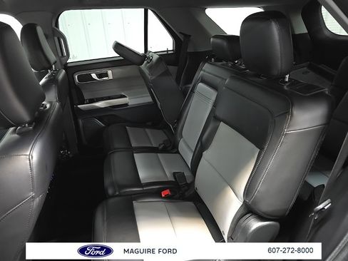 Used 2022 Ford Explorer XLT w/ Equipment Group 202A image 31