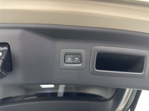 Used 2025 MAZDA CX-70 Plug-In Hybrid w/ Premium Plus image 9