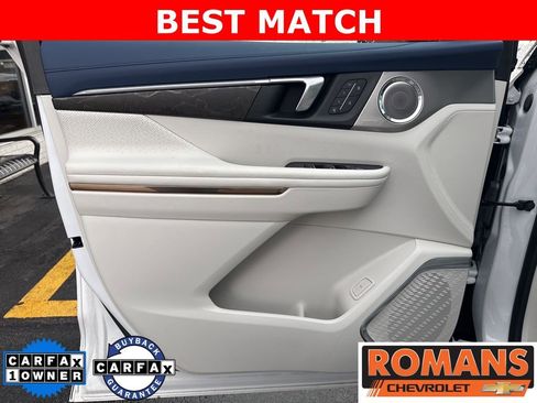 Used 2025 Buick Enclave Avenir w/ Super Cruise Package image 11