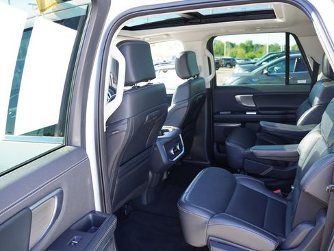 Certified 2025 Ford Expedition Max Platinum AWD/4WD image 17